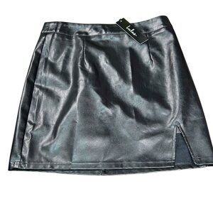 NWT Lulu’s Women's Small Black Faux Leather Mini Skirt Slit Detail